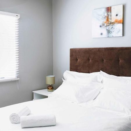 103Onwallace Self Catering Guest House Le Cap Extérieur photo