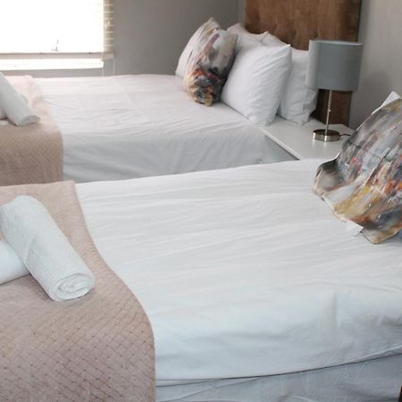 103Onwallace Self Catering Guest House Le Cap Extérieur photo