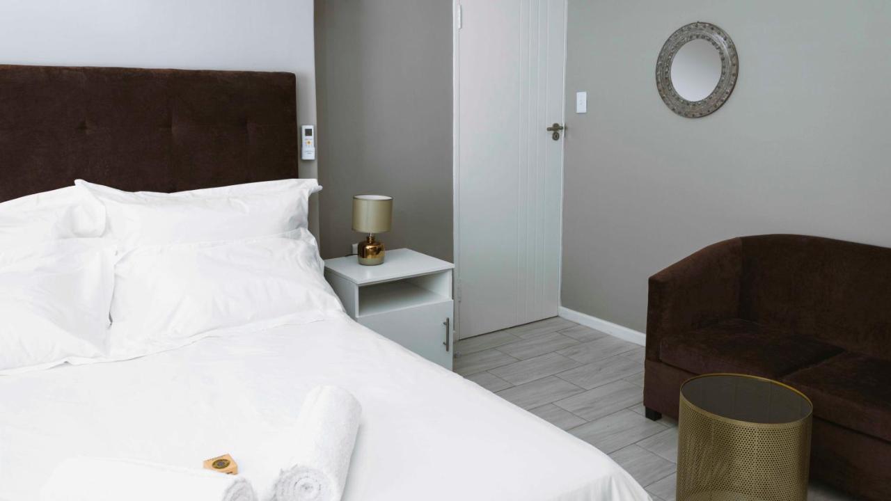 103Onwallace Self Catering Guest House Le Cap Extérieur photo