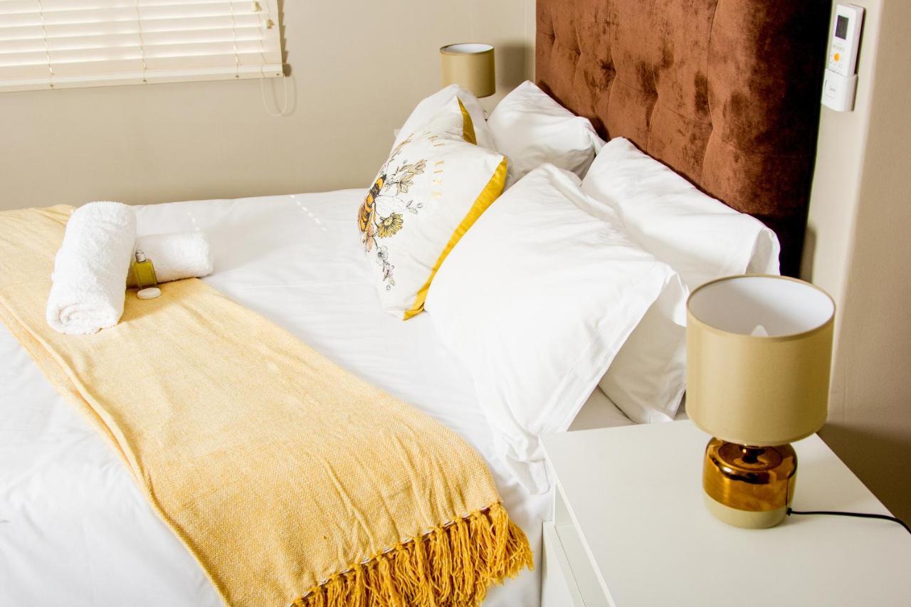 103Onwallace Self Catering Guest House Le Cap Extérieur photo