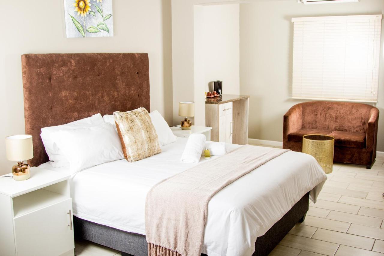 103Onwallace Self Catering Guest House Le Cap Extérieur photo