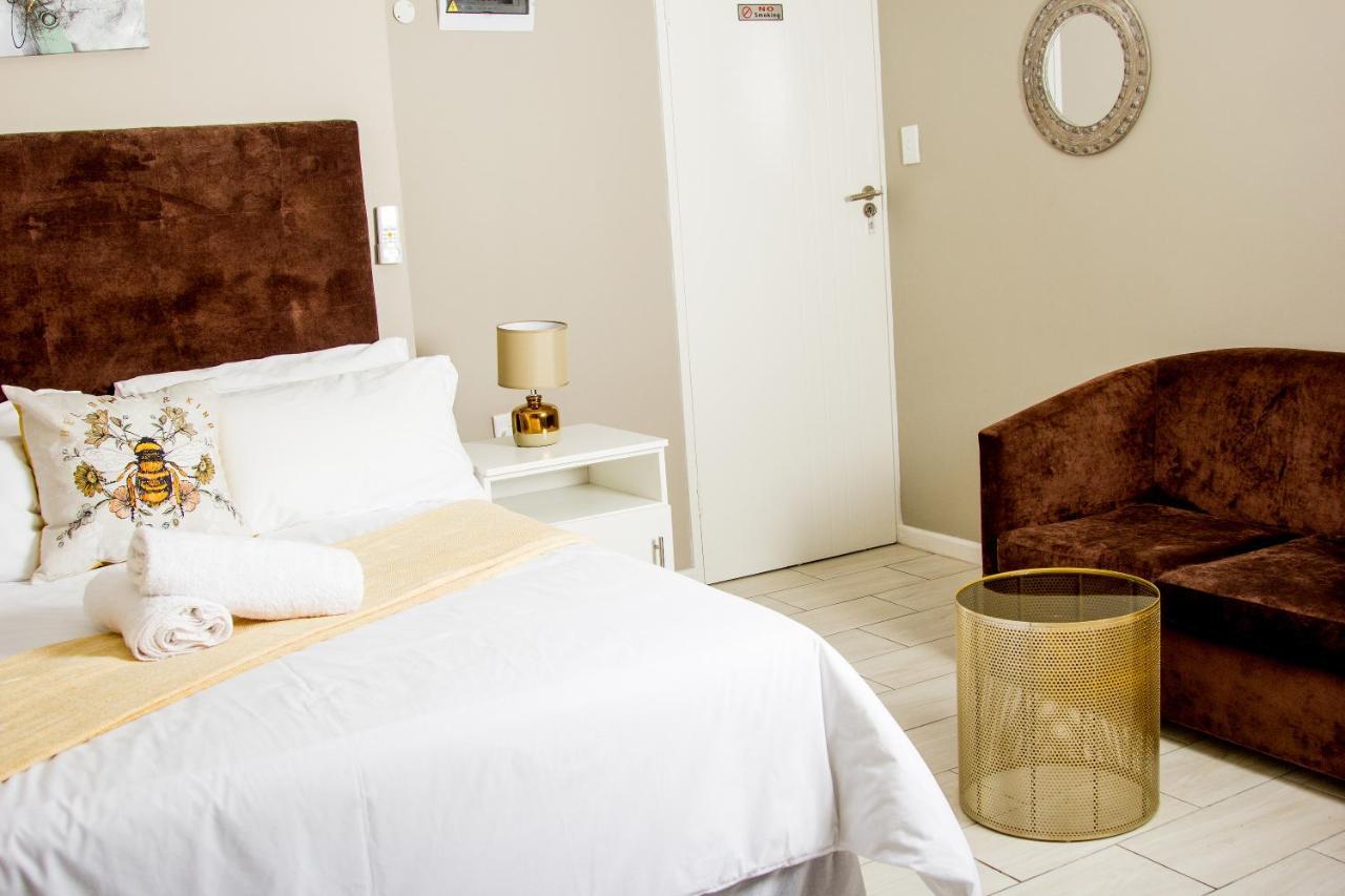 103Onwallace Self Catering Guest House Le Cap Extérieur photo