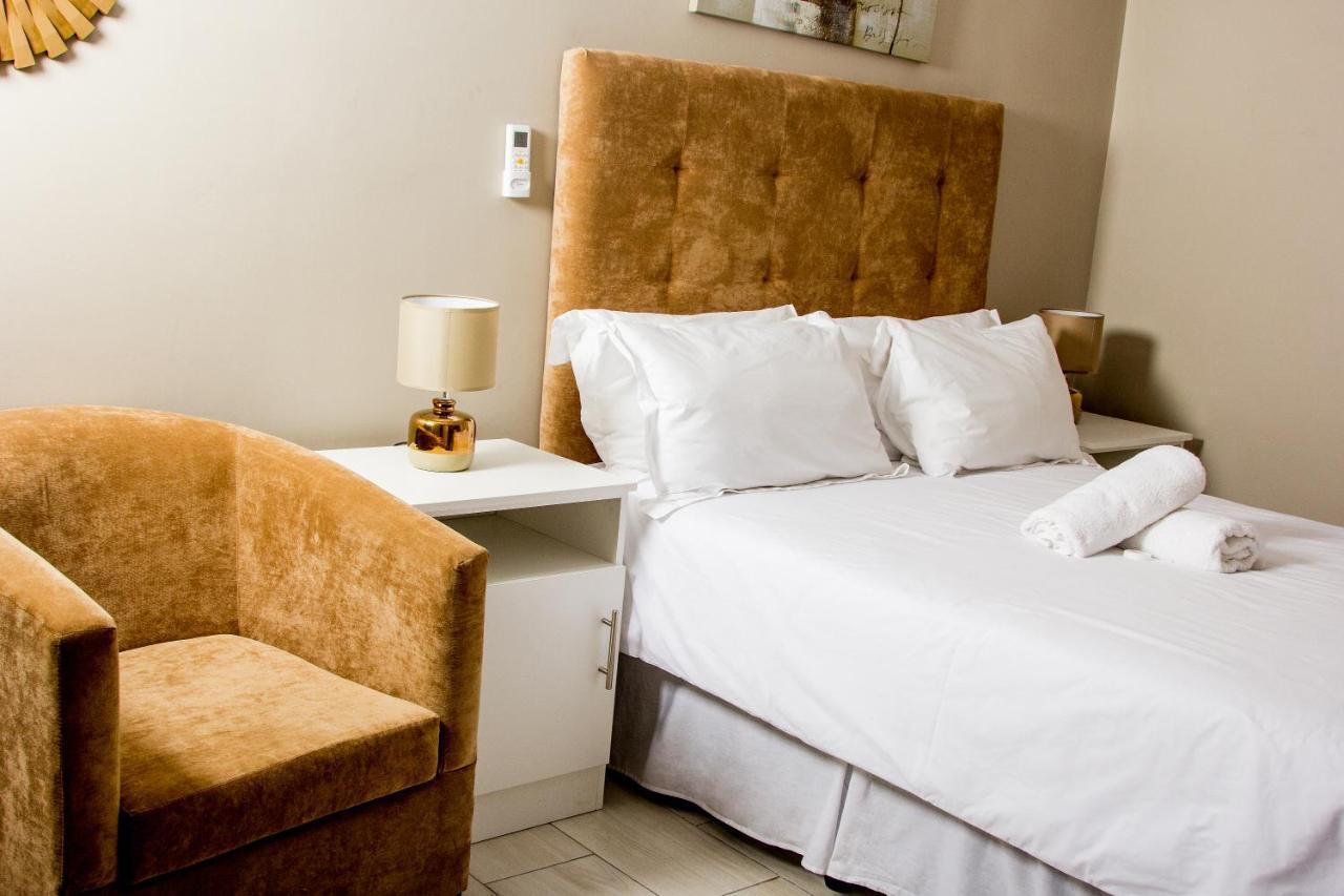103Onwallace Self Catering Guest House Le Cap Extérieur photo