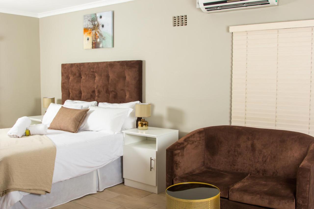 103Onwallace Self Catering Guest House Le Cap Extérieur photo