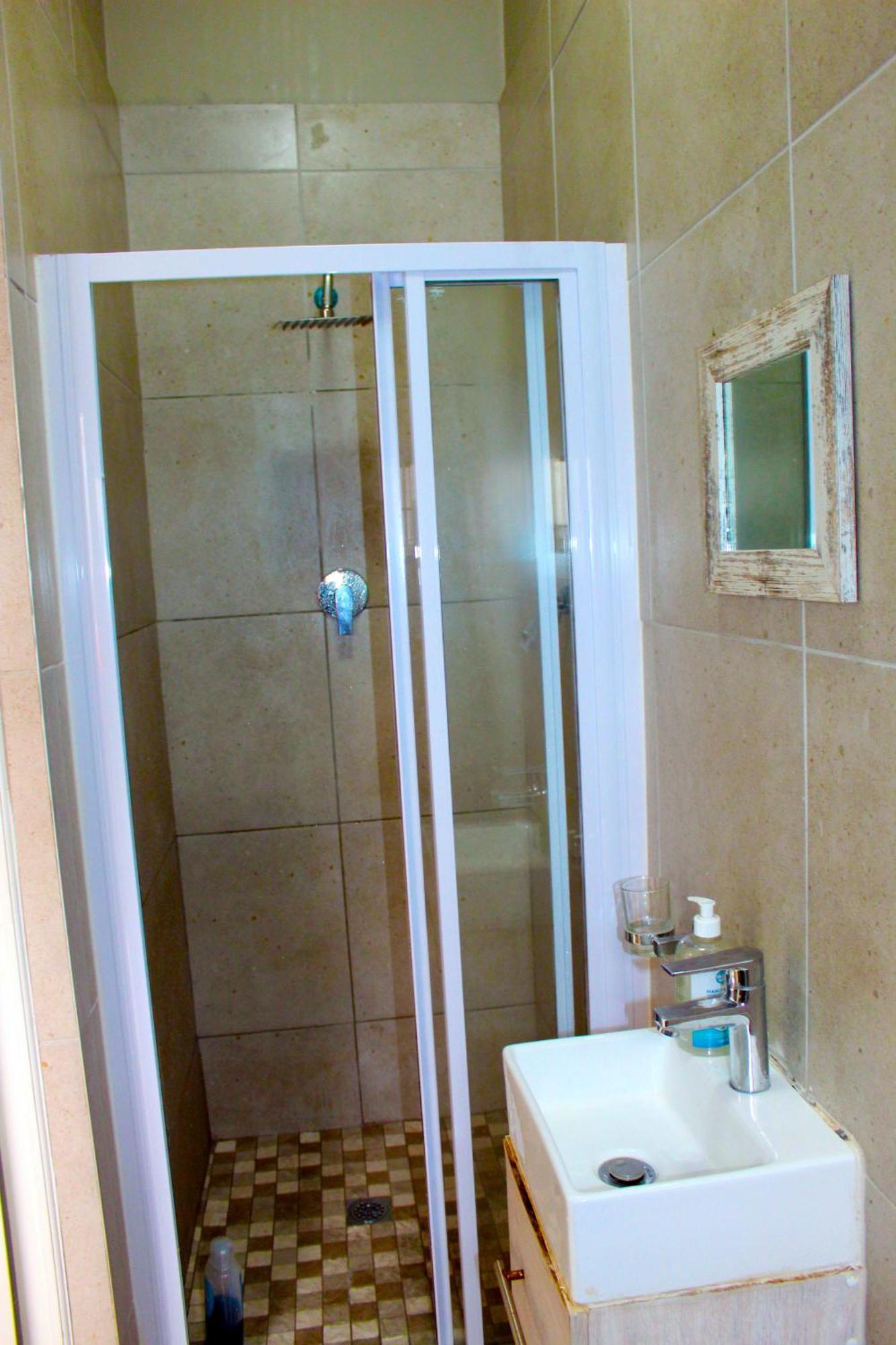 103Onwallace Self Catering Guest House Le Cap Extérieur photo