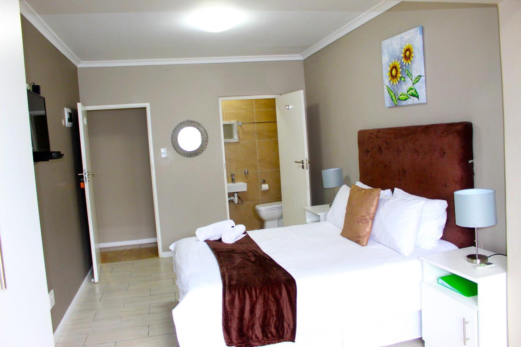 103Onwallace Self Catering Guest House Le Cap Extérieur photo
