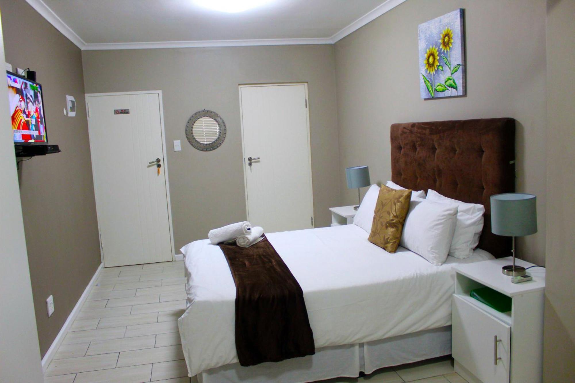 103Onwallace Self Catering Guest House Le Cap Extérieur photo