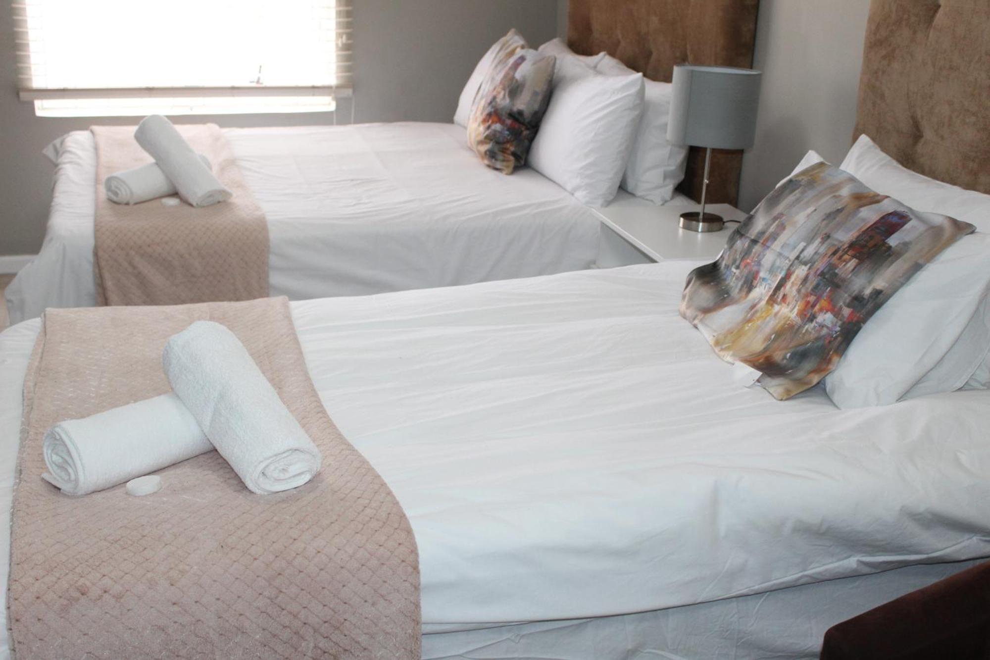 103Onwallace Self Catering Guest House Le Cap Extérieur photo