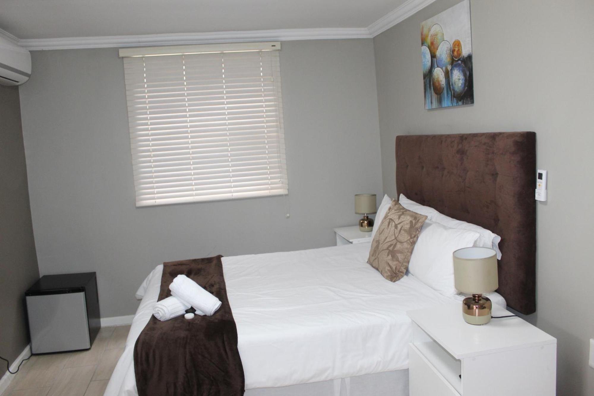 103Onwallace Self Catering Guest House Le Cap Extérieur photo
