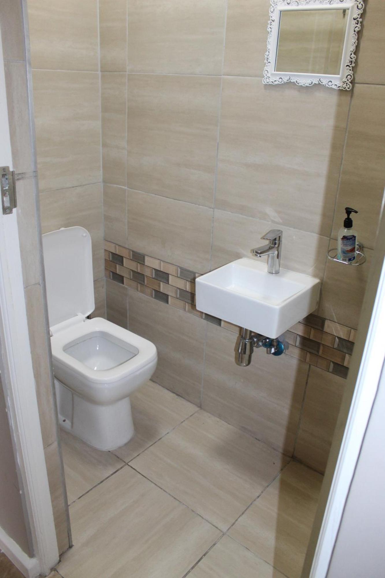 103Onwallace Self Catering Guest House Le Cap Extérieur photo