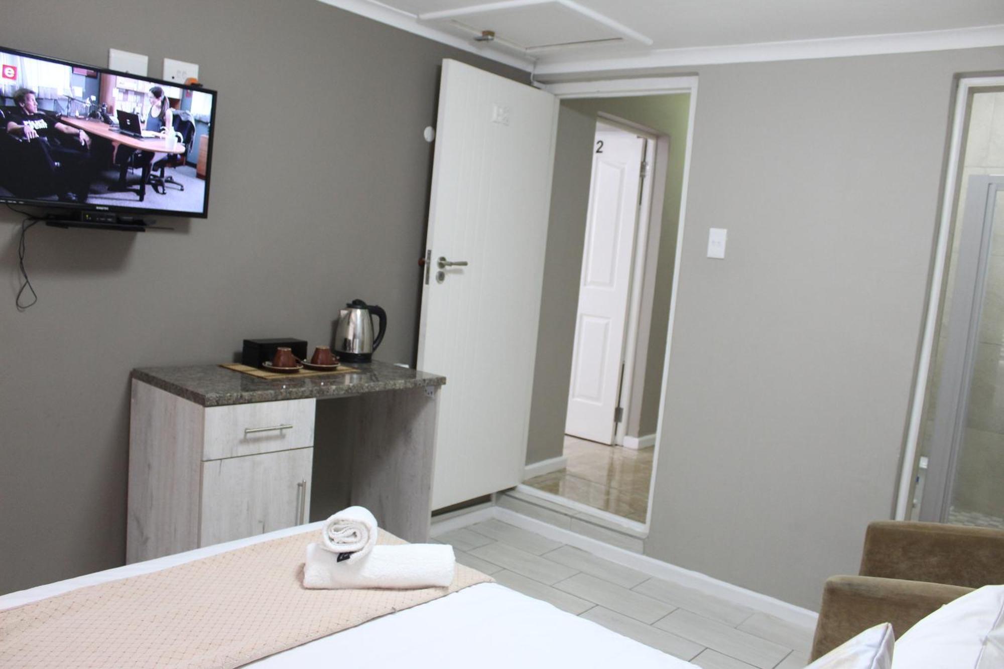 103Onwallace Self Catering Guest House Le Cap Extérieur photo